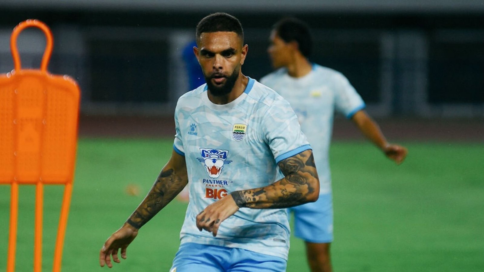 Sempat Bermasalah pada Otot, Layvin Kurzawa Berpeluang Tampil Lawan Persik